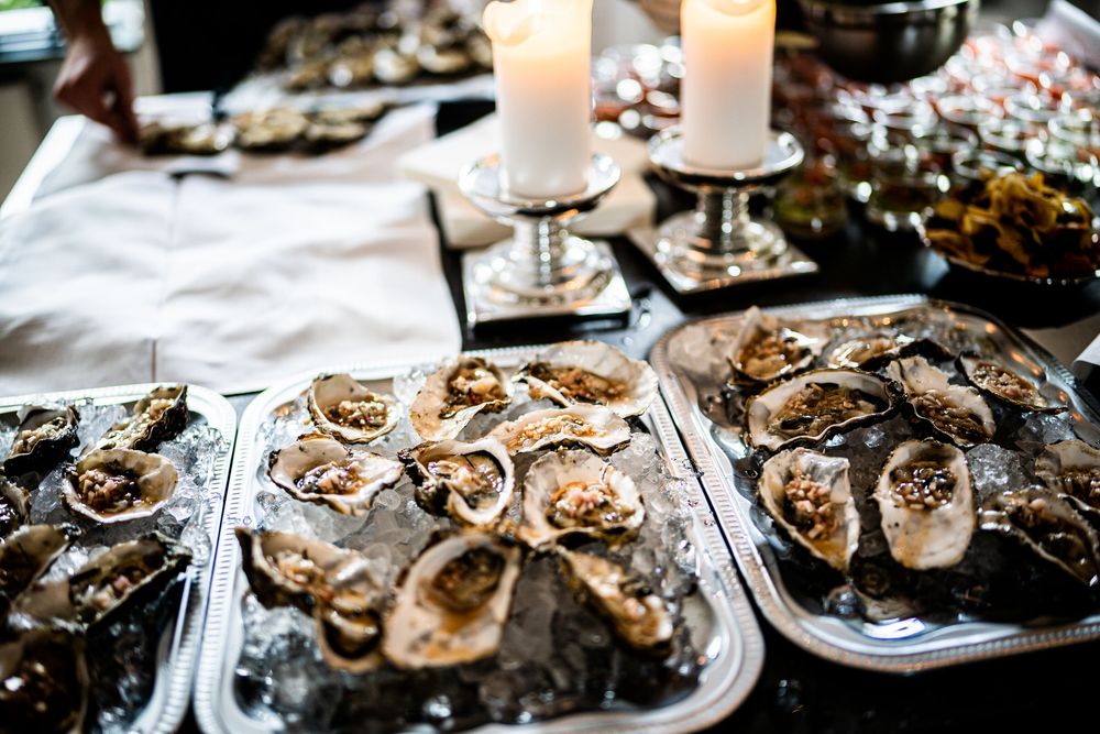 Plateau d'huîtres et fruits de mer